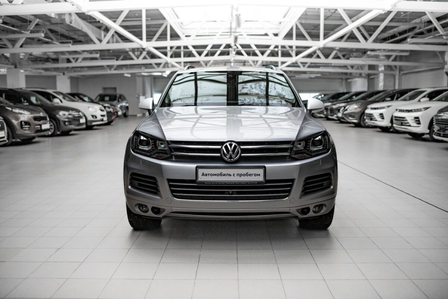 Автомобиль Volkswagen, Touareg, 2010 года, AT, пробег 182000 км