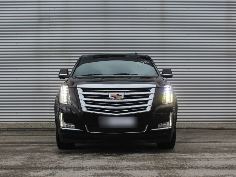 Автомобиль Cadillac, Escalade, 2018 года, AT, пробег 62145 км