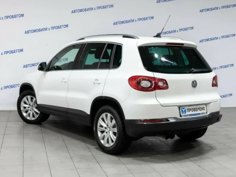 Автомобиль Volkswagen, Tiguan, 2011 года, AT, пробег 122516 км