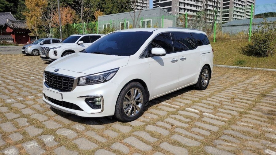 Автомобиль Kia, Carnival, 2018 года, AT, пробег 46000 км