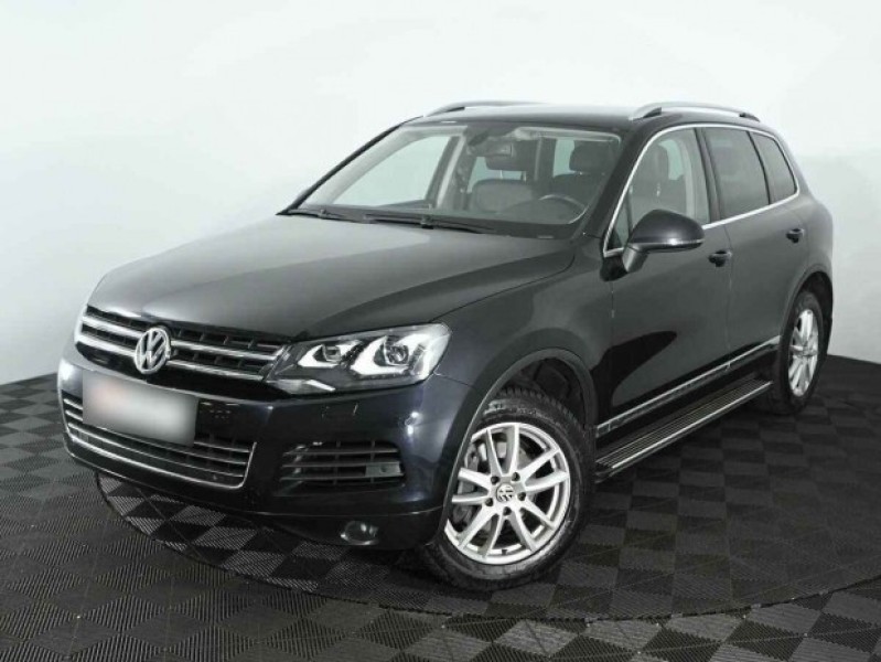 Автомобиль Volkswagen, Touareg, 2013 года, AT, пробег 142473 км