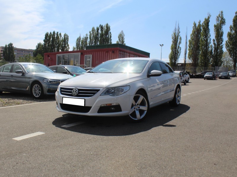 Автомобиль Volkswagen, Passat, 2010 года, AT, пробег 132300 км