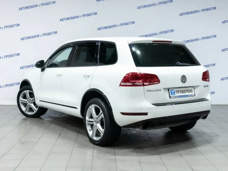 Автомобиль Volkswagen, Touareg, 2012 года, AT, пробег 83211 км