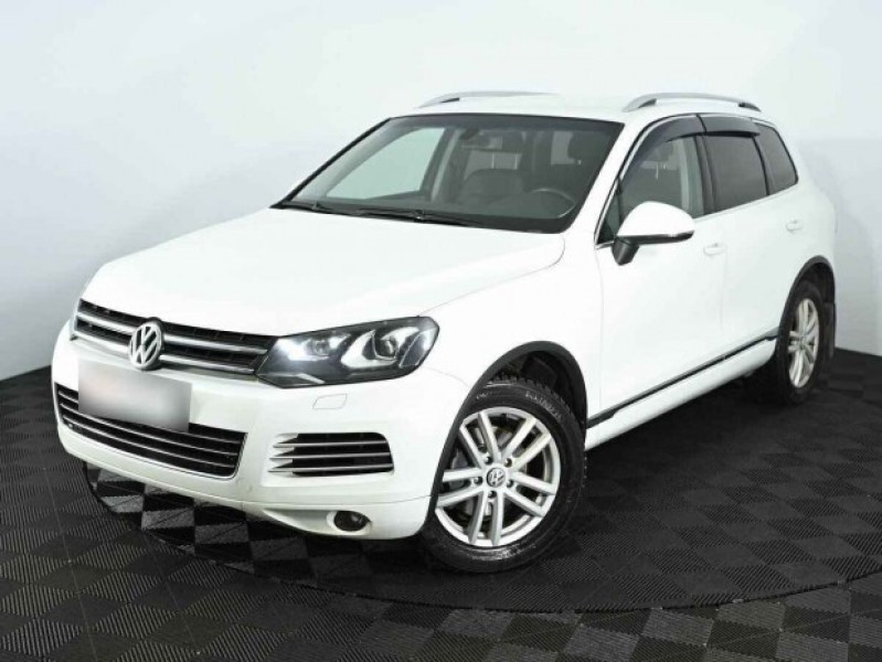 Автомобиль Volkswagen, Touareg, 2013 года, AT, пробег 123481 км