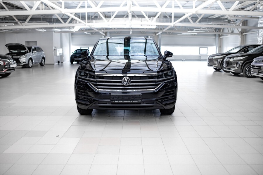 Автомобиль Volkswagen, Touareg, 2018 года, AT, пробег 68700 км