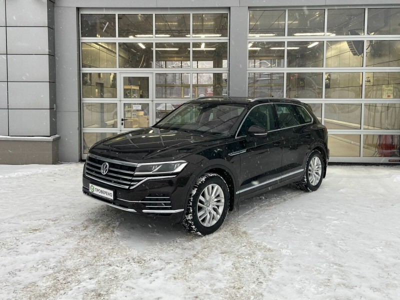 Автомобиль Volkswagen, Touareg, 2018 года, AT, пробег 124000 км