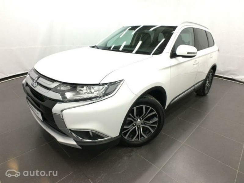 Автомобиль Mitsubishi, Outlander, 2015 года, VT, пробег 62615 км