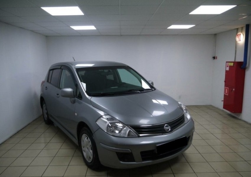 Автомобиль Nissan, Tiida, 2013 года, MT, пробег 87000 км