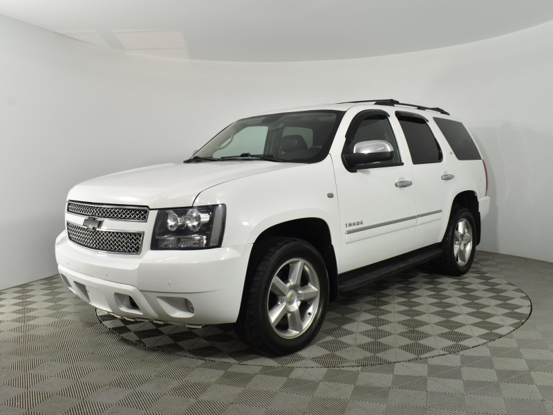 Автомобиль Chevrolet, Tahoe, 2011 года, AT, пробег 206000 км