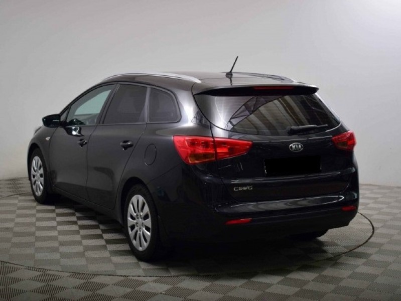 Автомобиль Kia, Ceed, 2015 года, AT, пробег 142319 км