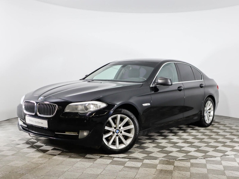 Автомобиль BMW, 5 серии, 2013 года, AT, пробег 110000 км