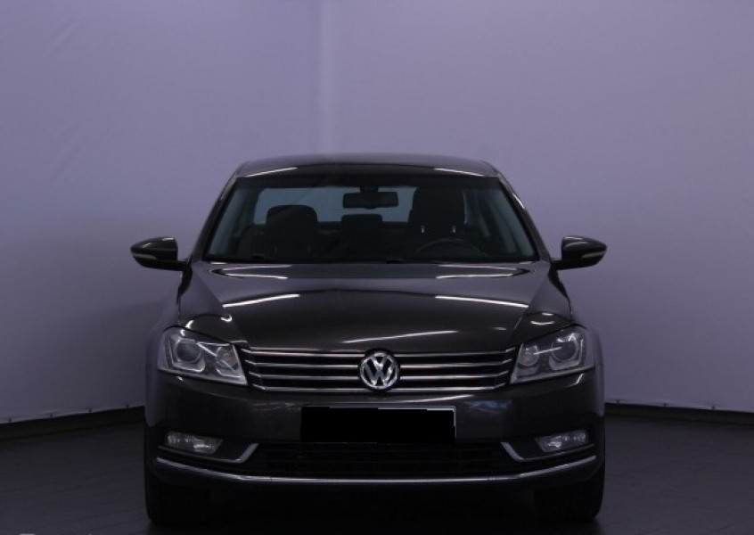 Автомобиль Volkswagen, Passat, 2013 года, AMT, пробег 139623 км