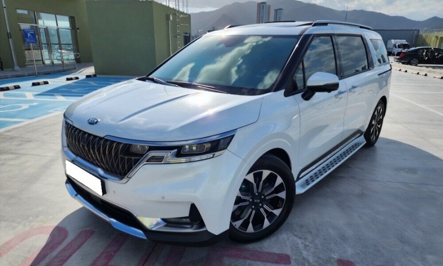 Автомобиль Kia, Carnival, 2020 года, AT, пробег 34501 км