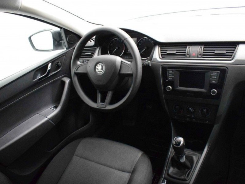 Автомобиль Skoda, Rapid, 2016 года, MT, пробег 40450 км