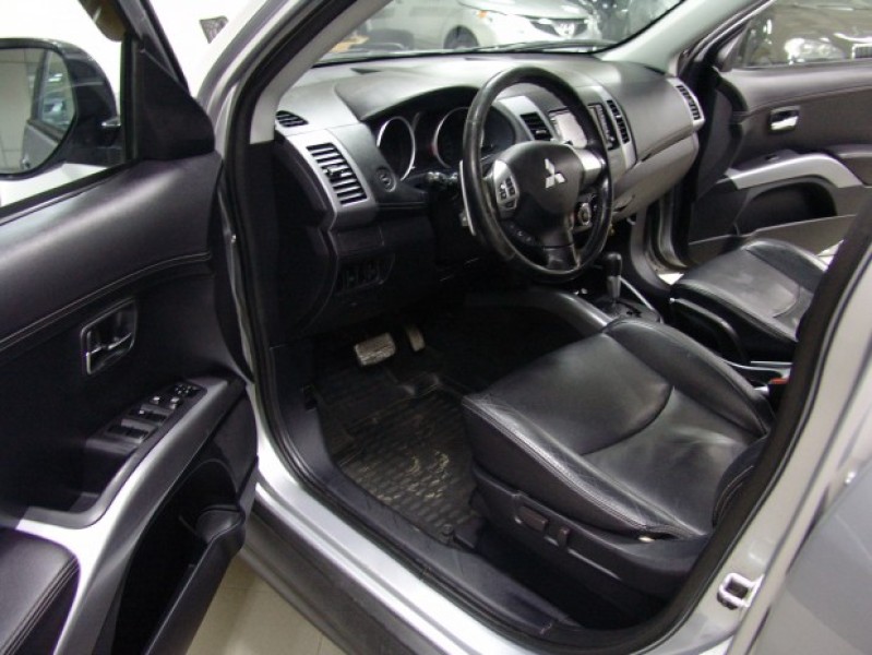 Автомобиль Mitsubishi, Outlander, 2010 года, VT, пробег 130150 км