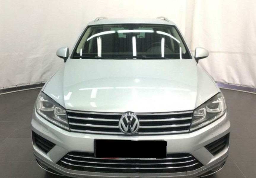 Автомобиль Volkswagen, Touareg, 2015 года, AT, пробег 84202 км